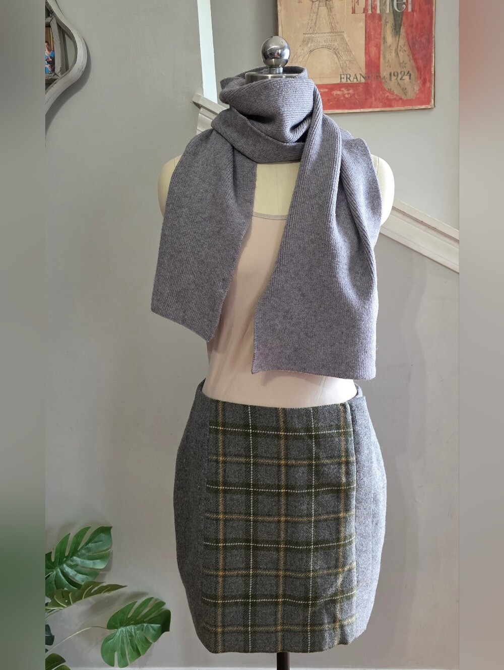 Westloop Gray Scarf - Picture 2 of 7